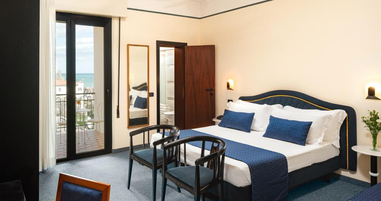 Hotel Stella Riccione Buitenkant foto