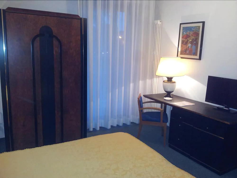 Hotel Stella Riccione Buitenkant foto