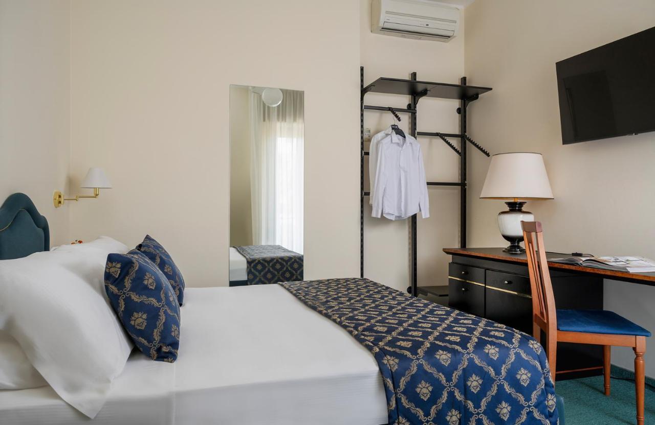 Hotel Stella Riccione Buitenkant foto
