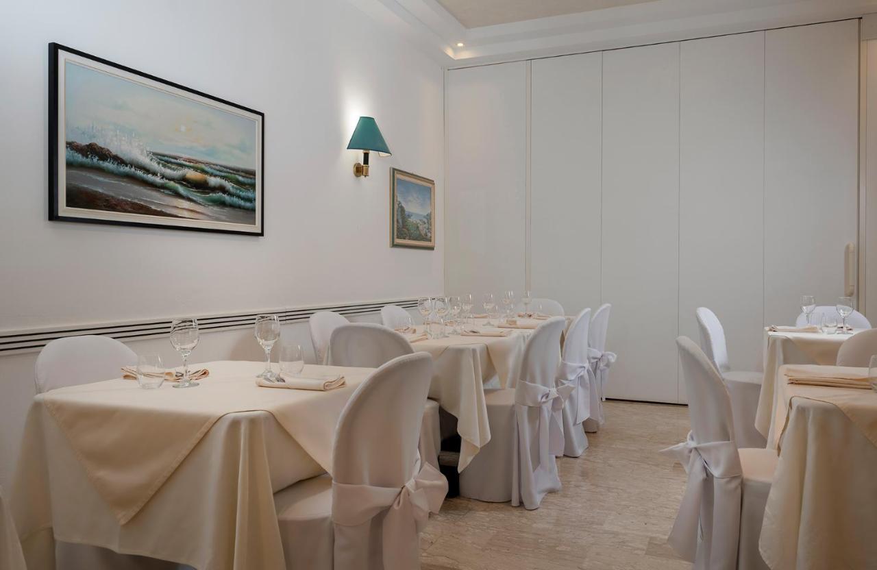 Hotel Stella Riccione Buitenkant foto