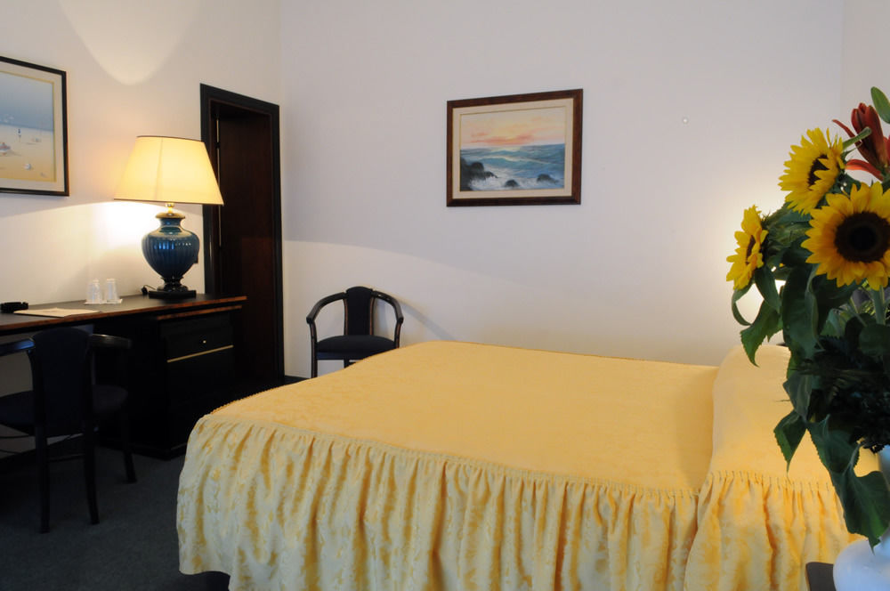 Hotel Stella Riccione Buitenkant foto