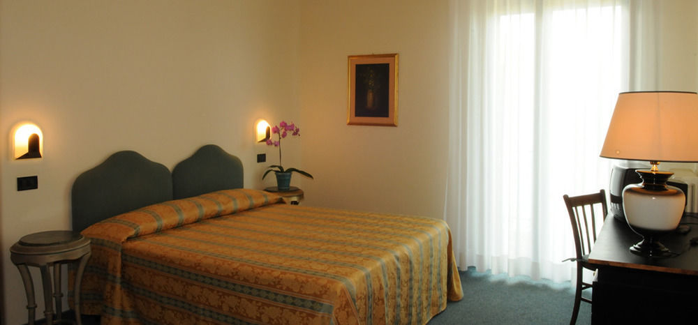Hotel Stella Riccione Buitenkant foto